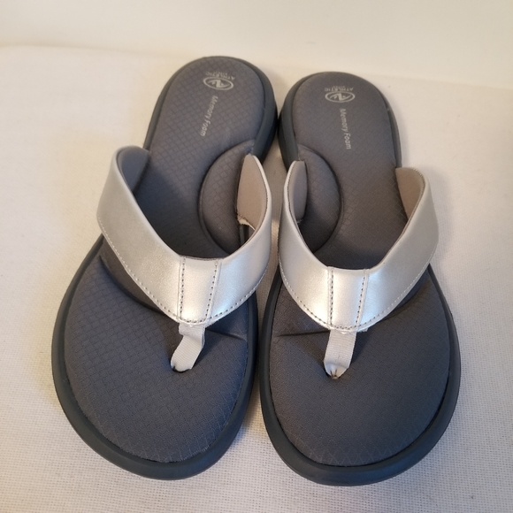 athletic works memory foam flip flops